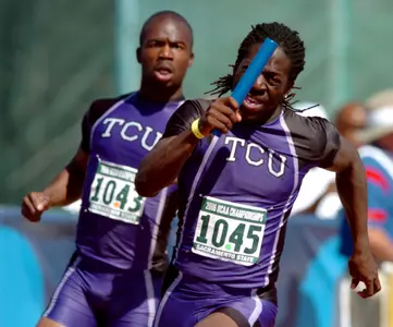 Justyn Warner gets the handoff from Otis McDaniel in the men's 4x100 relay finals Friday afternoon. The Frogs ran a season-best 39.19 in the event and placed fourth overall. (Photo taken by Karen E. Segrave)