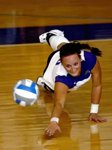 Loren Barry set a career-high in digs last weekend.