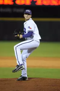 Steven Maxwell improved to 7-0 on the season.
