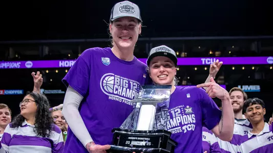 Sedona Prince and Hailey Van Lith