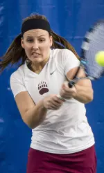 Laurence Pelchat won a clutch three-set match at No. 4 singles