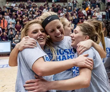 Mekayla Isaak (22), Maggie Rickman (32), Kellie Rubel (12)