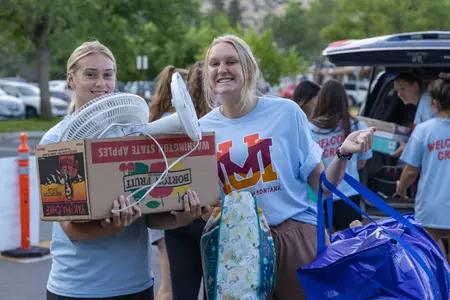 Freshmen move-in help - 8/22/22