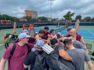MTEN huddle