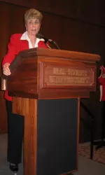 Head coach Kay Yow addresses the attendees of the 2006 NC State Women's Basketball banquet.