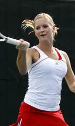 Representing NC State in the A bracket, Hojckova notched three victories Saturday.