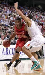 T.J. Warren drives to the basket.