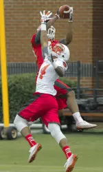 WR Bra'Lon Cheery pulls down the catch