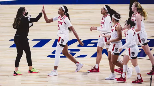 WBB Team High Five NCAAT R2