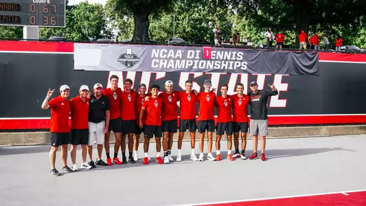 MTEN2025 group shot after clinching sweet 16 berth