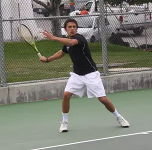 De Jager Advances to Finals of B Flight at Bulldog Tourney Image