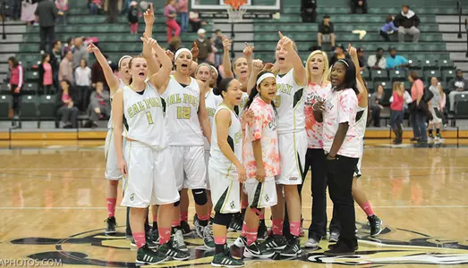 Second Half Surge Lifts Women's Basketball Past Titans, 66-48 Image