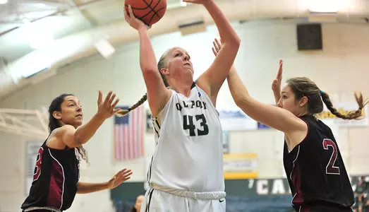 Schlemer Hits 1,001 for her Career in Win over Hawai'i Image