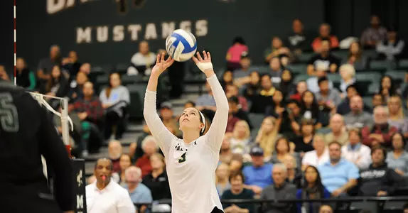 Mustangs Split Final Two Matches of Washington/Seattle Tournament Image