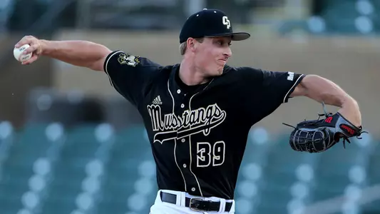 Kyle Scott delivers a pitch.