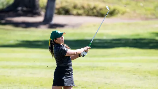 Vanessa Wang with an approach shot.