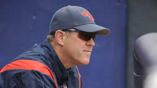 Head coach Mark Machtolf