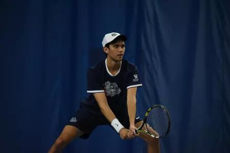Vincent Rettke awaits a serve