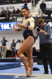 Crasa competes on floor.