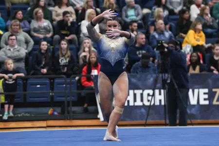 Crasa competes on floor.