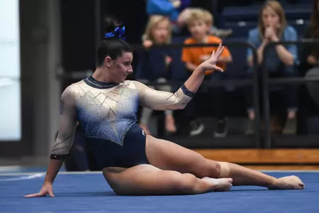 Crasa competes on floor.