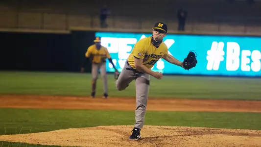 Lukas Veinbergs pitches