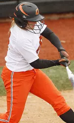 Sophomore Amy Graham went 2-for-3 with three RBIs against WSU