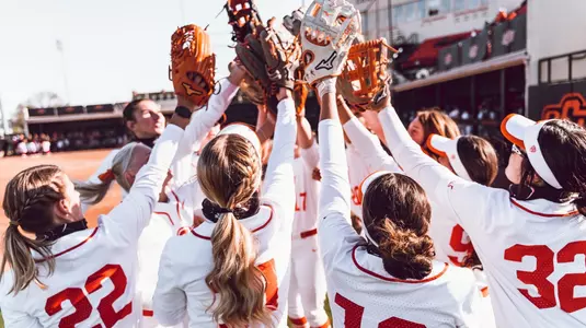 Cowgirl Softball Huddle