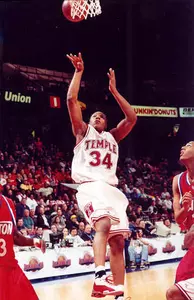 MEN'S BASKETBALL FALLS TO RUTGERS IN SEASON OPENER, 59-53 Image