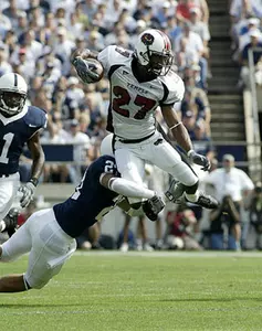 OWLS TO HOST WILDCATS IN INAUGURAL GAME AT LINCOLN FINANCIAL FIELD THIS SATURDAY Image
