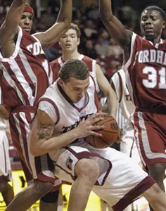 MEN'S BASKETBALL FINISHES STRONG IN 74-60 WIN AGAINST FORDHAM Image