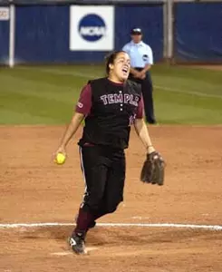 SOFTBALL TOPS UCSB, 3-0, TO ADVANCE IN NCAA REGIONAL PLAY Image