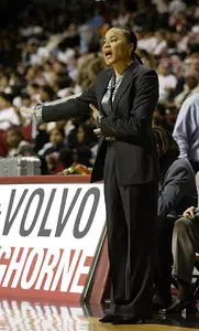 TEMPLE ANNOUNCES 2004-05 WOMEN'S BASKETBALL SCHEDULE Image