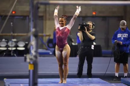 Makarri Doggette finishes uneven bars perfect 10