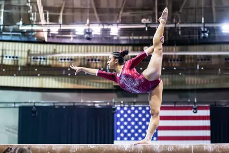 Luisa Blanco on balance beam