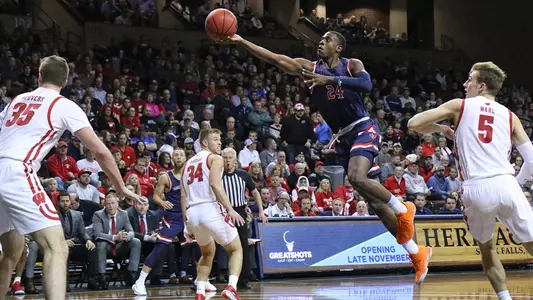 Malik Fitts extends for a layup vs. Wisconsin at the Sanford Pentagon on Nov. 5, 2019.