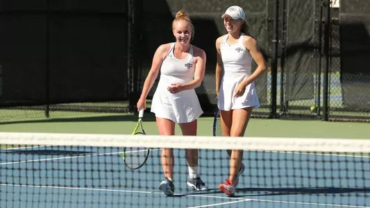 Mariia Kozyreva and Dani McIntyre