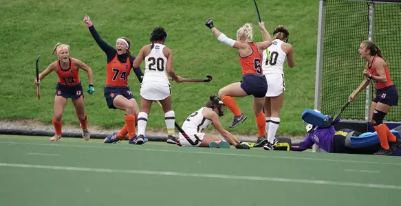 Team celebrates goal against Cal 