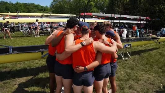 2V8 huddle at IRA 