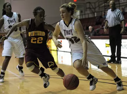 Trojans Fall to the Tigers on the Road Image