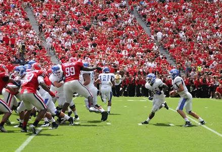 Bulls Hang Tough with Sixth-Ranked Georgia in Season Opener Image