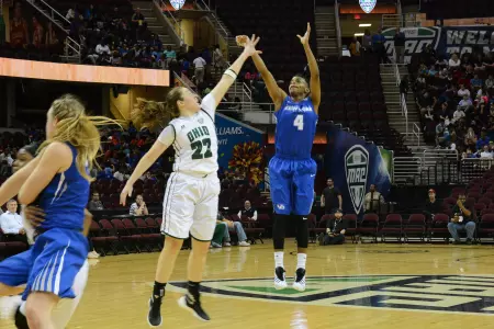 Women's Hoops Stuns Top-Seeded Ohio, 72-60; Advances To Second Straight MAC Semifinal Image