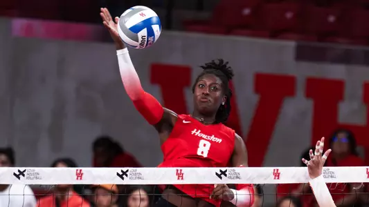 Kaitlyn Evans spike