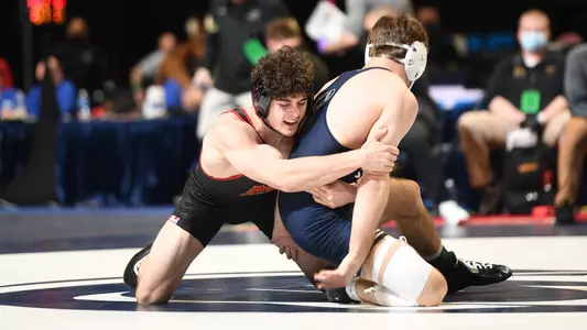 Jonathan Spadafora defeats Penn State's Joe Lee