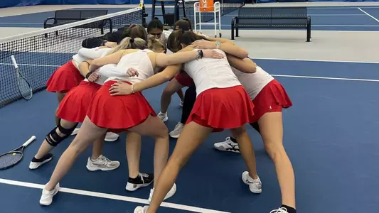Terrapins Huddle Before Norfolk St.