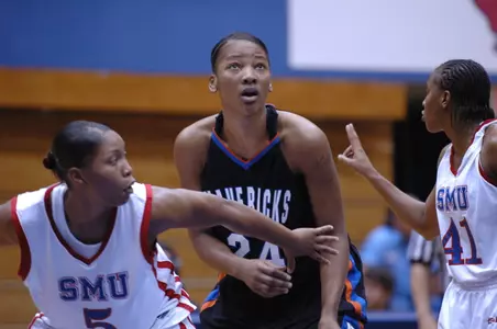 Tiffeny Riles led all scorers with 15 points on Saturday.