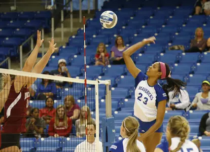 Charmaine Whitmore notched 33 total blocks in four matches last week.