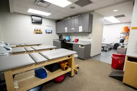 KNOXVILLE, TN - DECEMBER 20, 2018 -  Athletic Training room in The Allan Jones Aquatic Center in Knoxville, TN. Photo By Andrew Ferguson/Tennessee Athletics