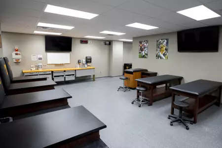 KNOXVILLE, TN - DECEMBER 20, 2018 -  William T. Youmans Athletic Training Room in Neyland Stadium in Knoxville, TN. Photo By Andrew Ferguson/Tennessee Athletics