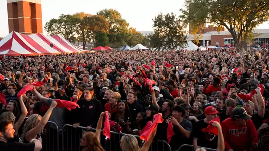 Shaquille “DJ Diesel” performs on South Lawn before the WKU Hilltoppers game at Houchen Industries-L.T. Smith Stadium on October 21, 2022 in Bowling Green, KY. Photo by Wyatt Richardson/WKU Athletics

